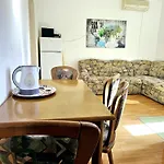 Orange Apartment's Repic