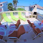 Orange Apartment's Repic *