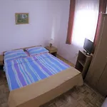 Orange Apartment's Repic *