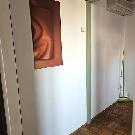 Apartment Orange Apartment's Repic *