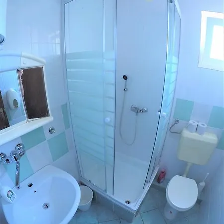 Orange Apartment's Repic Apartment *