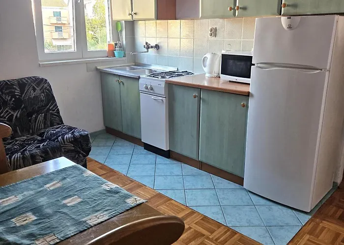 Orange Apartment's Repic *