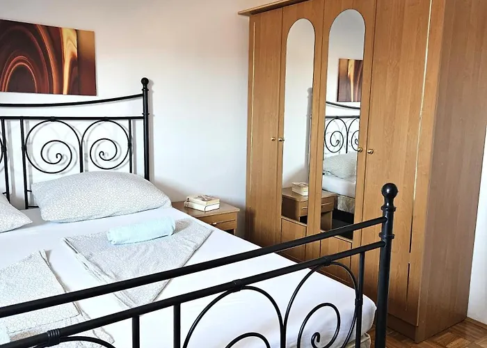 Appartement Orange Apartment's Repic *