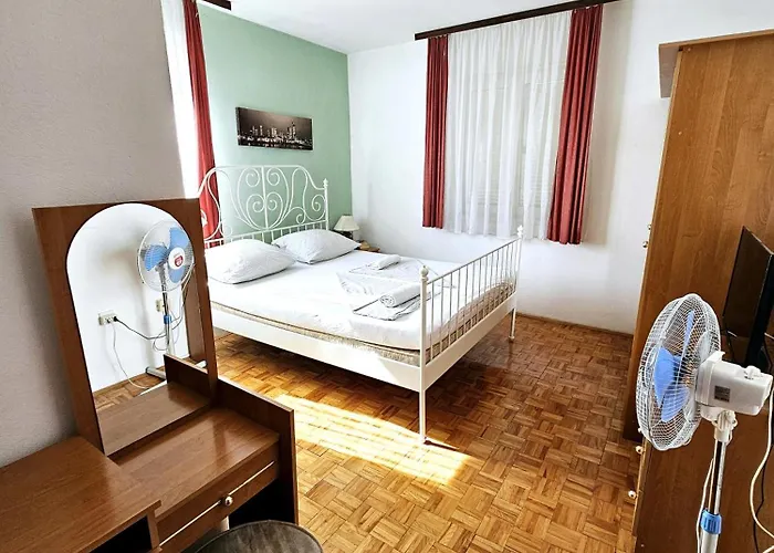 아파트 Orange Apartment's Repic