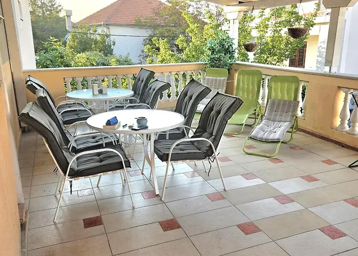 Orange Apartment's Repic *