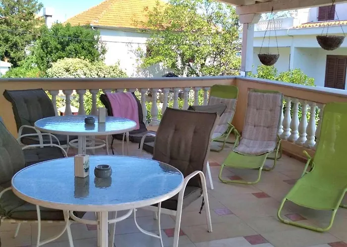 Orange Apartment's Repic *