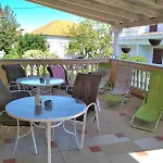Orange Apartment's Repic *