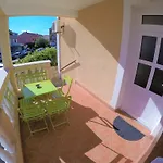 Orange Apartment's Repic شقة