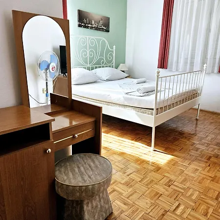 Orange Apartment's Repic Lägenhet Biograd Na Moru