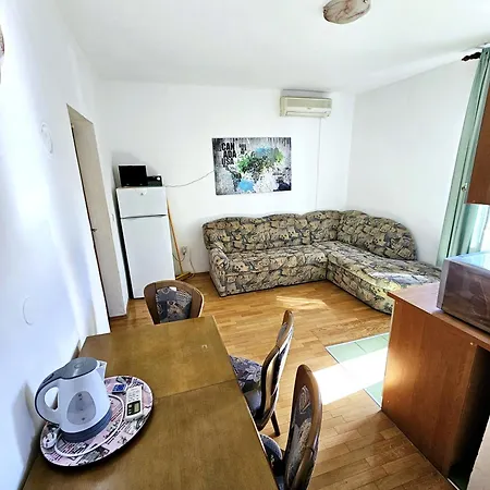 Orange Apartment's Repic شقة بيوغْغاد نا موغو