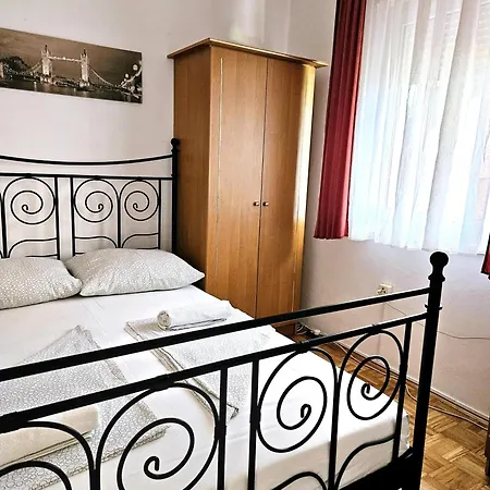 Lejlighed Orange Apartment's Repic *