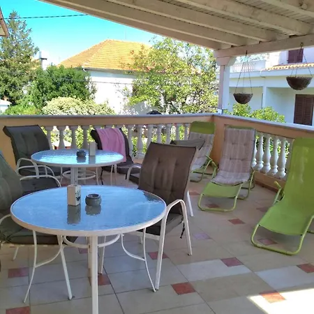 Orange Apartment's Repic *