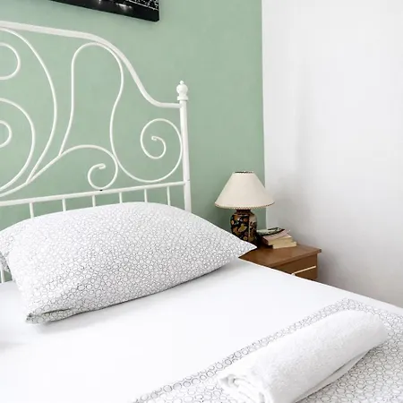 Orange Apartment's Repic Lejlighed