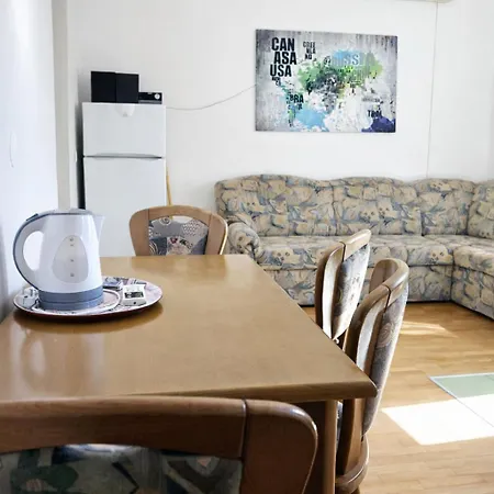 Orange Apartment's Repic Apartment *