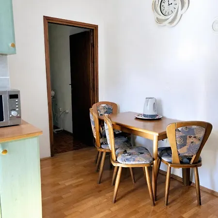 Apartment Orange Apartment's Repic *