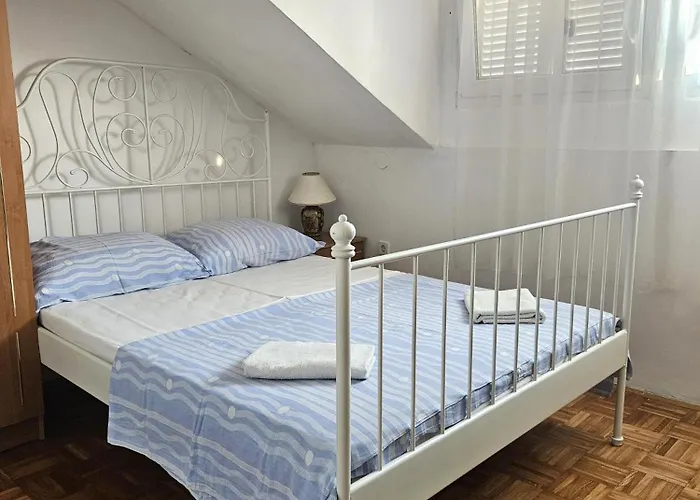 Orange Apartment's Repic Apartment *